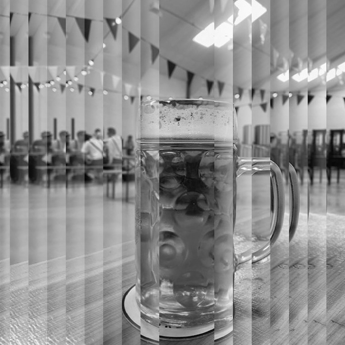 Image of a large glass of Oktoberfest Bier