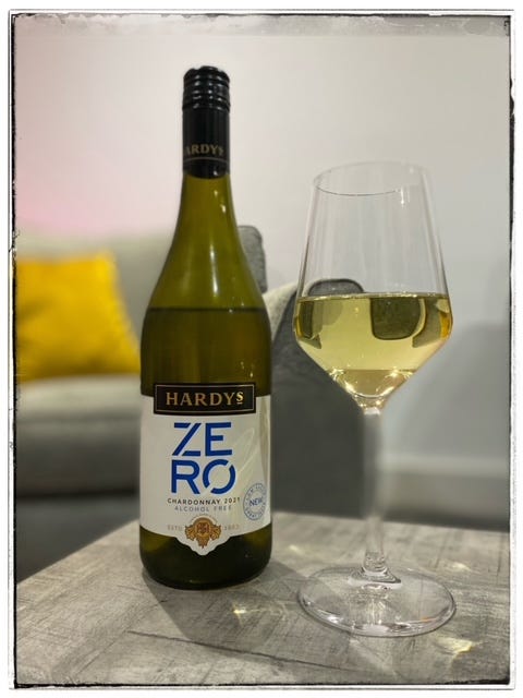 Image of a bottle of no/lo white wine