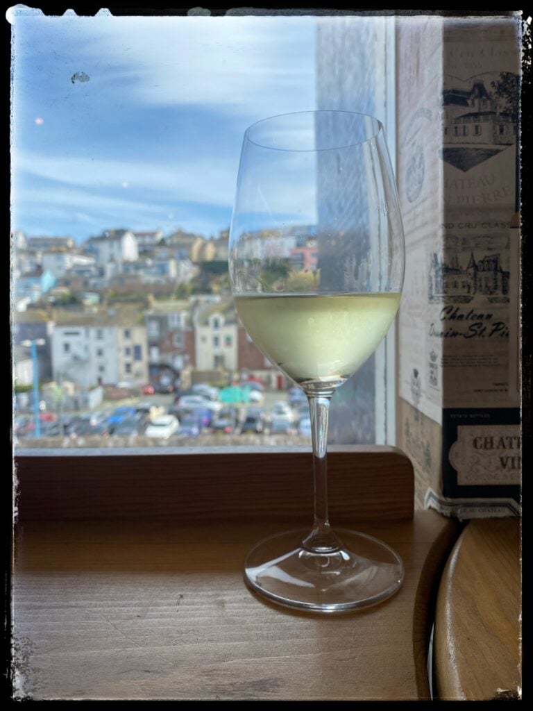 Image of a glass of white wine