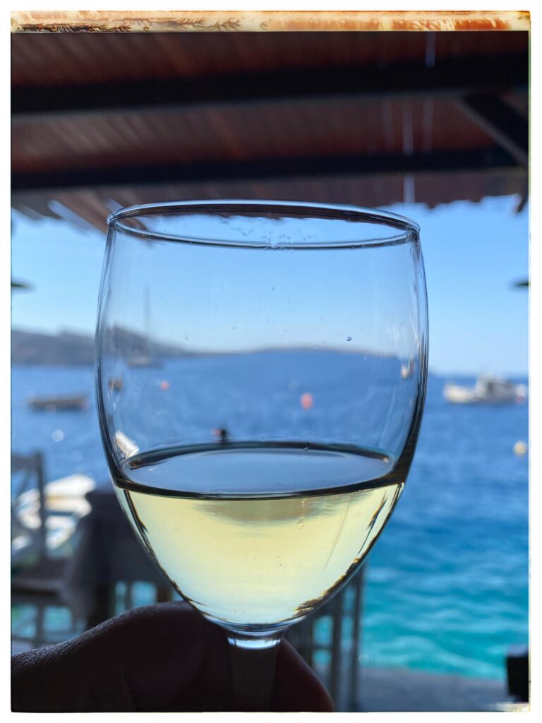 Image of a glass of white wine